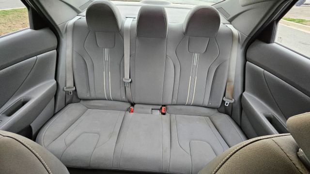 2021 Hyundai Elantra - Image 23