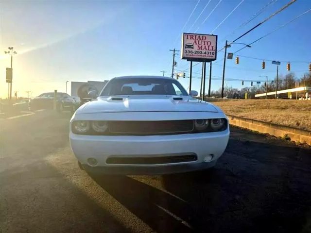 2011 Dodge Challenger - Image 2