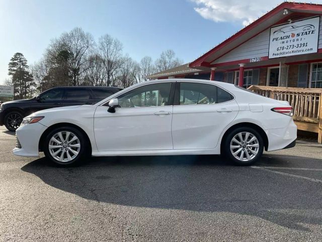 2018 TOYOTA CAMRY SEDAN WHITE AUTOMATIC - Peach State Motors