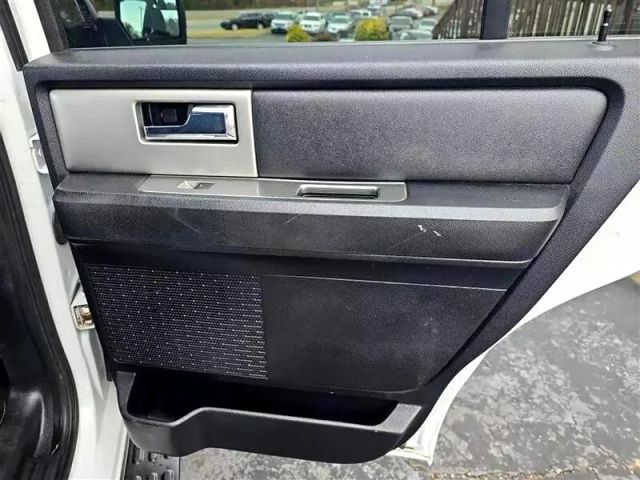 2017 Ford Expedition - Image 16