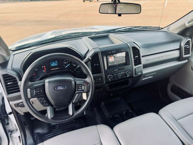 2019 Ford F250 Super Duty Crew Cab - Image 14