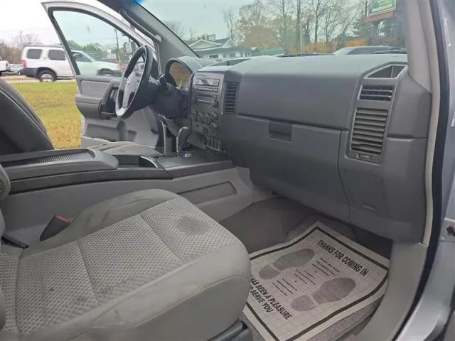 2004 Nissan Pathfinder Armada - Image 14