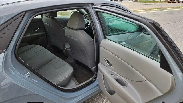 2021 Hyundai Elantra - Image 20