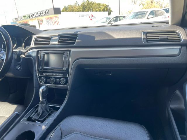 2018 VOLKSWAGEN PASSAT SEDAN 4-CYL, TURBO, 2.0 LITER 2.0T R-LINE SEDAN 4D
