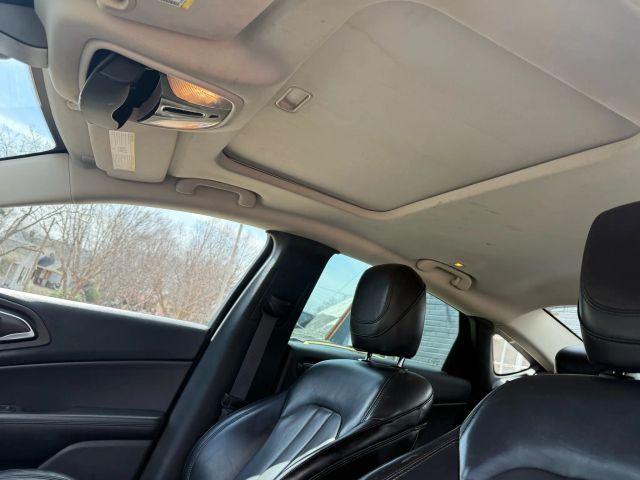 2017 Chrysler 200 - Image 13