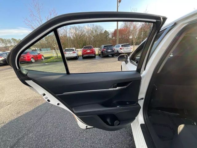 2018 TOYOTA CAMRY SEDAN WHITE AUTOMATIC - Peach State Motors