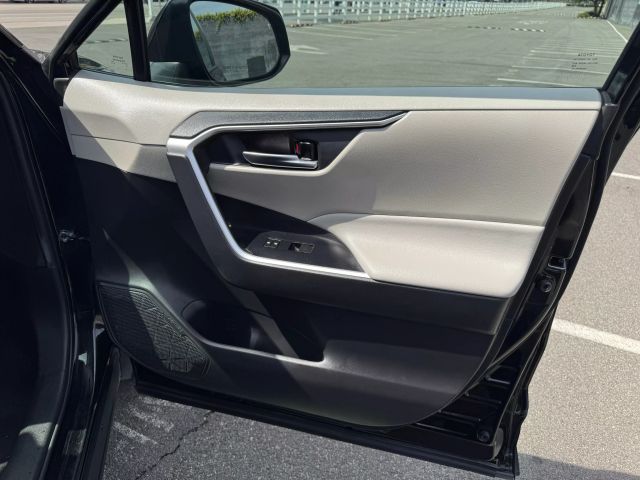 2021 Toyota Rav4 - Image 21