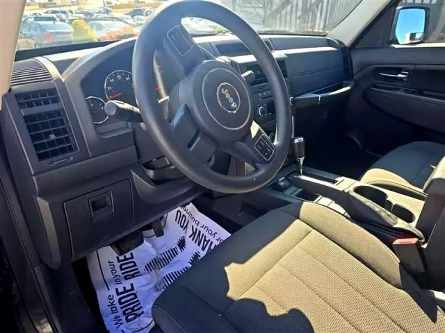 2011 Jeep Liberty - Image 11