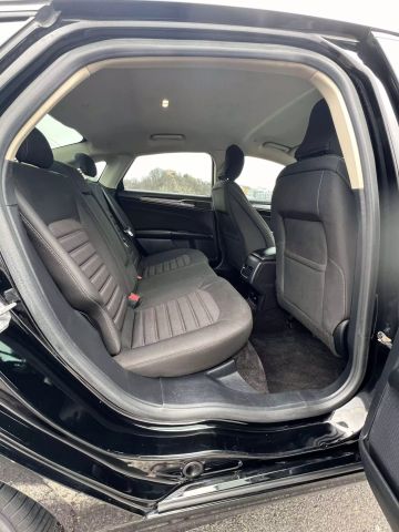 2018 Ford Fusion Se Hybrid Sedan 4d - Image 17