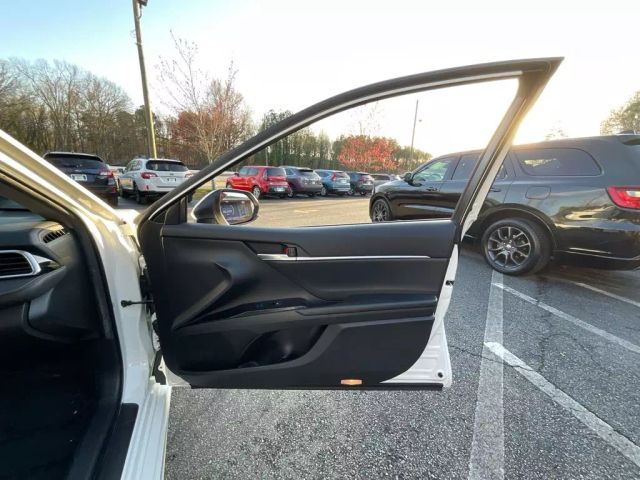 2018 TOYOTA CAMRY SEDAN WHITE AUTOMATIC - Peach State Motors
