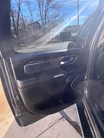 2019 Ram 1500 Crew Cab Laramie Pickup 4d 6 1/3 Ft - Image 11