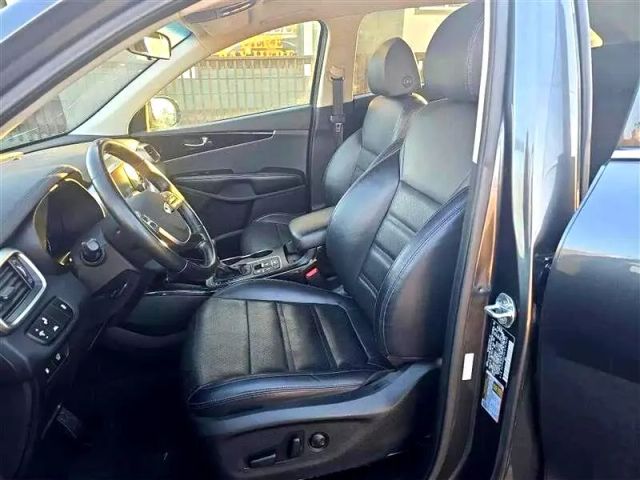 2020 Kia Sorento - Image 12