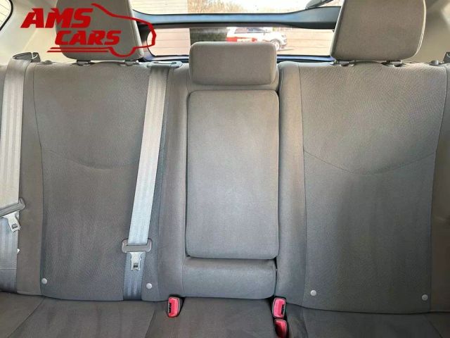 2012 Toyota Prius - Image 14