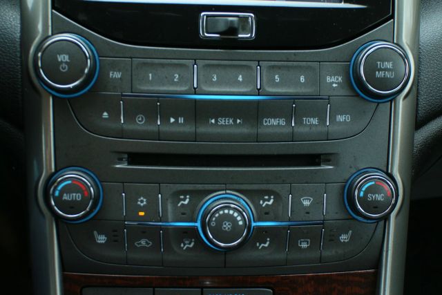 2013 Chevrolet Malibu - Image 33