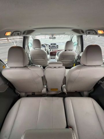 2011 Toyota Sienna Xle Minivan 4d - Image 20