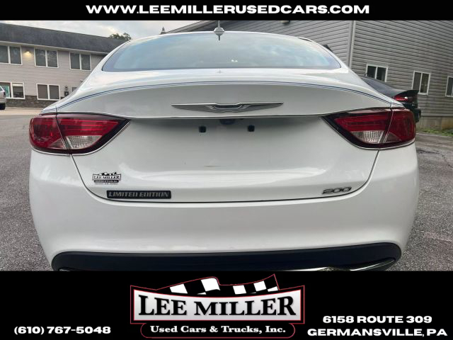 2015 Chrysler 200 - Image 4