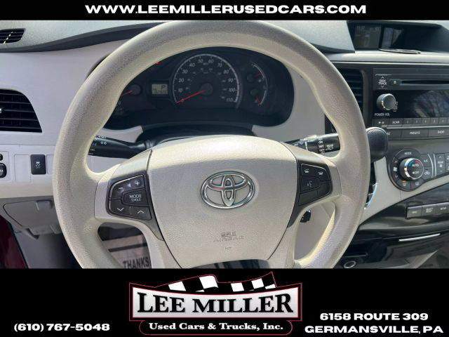 2014 Toyota Sienna - Image 16