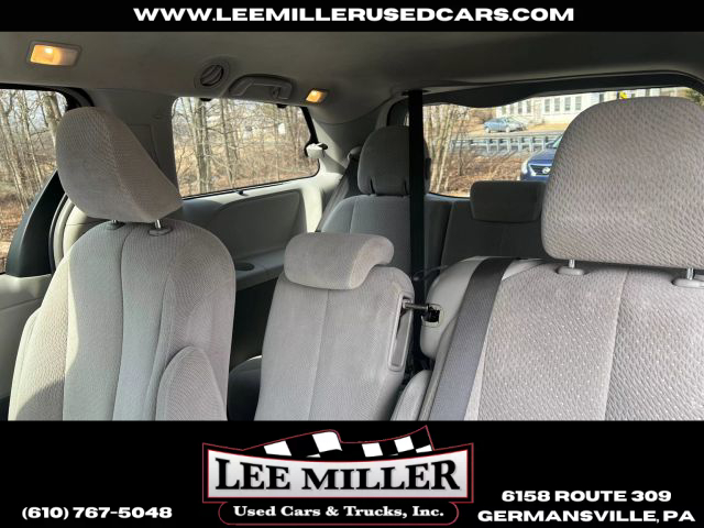 2014 Toyota Sienna - Image 13