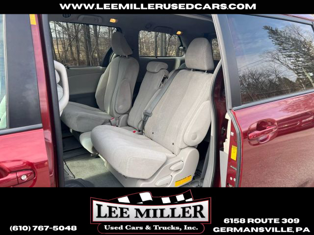 2014 Toyota Sienna - Image 12