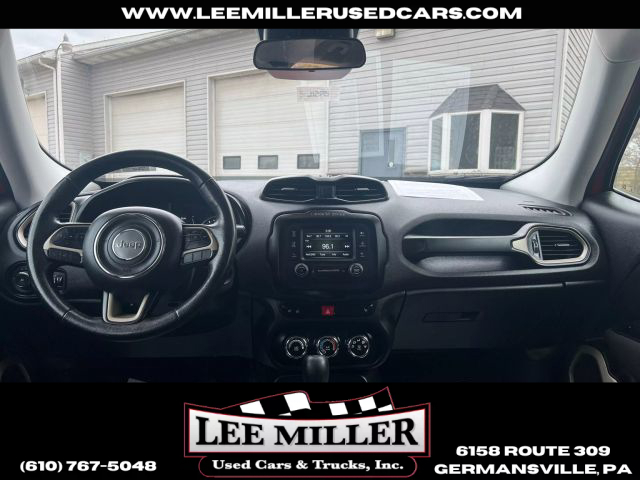 2017 Jeep Renegade - Image 11