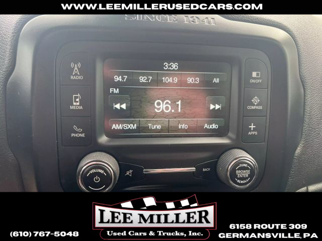2017 Jeep Renegade - Image 15