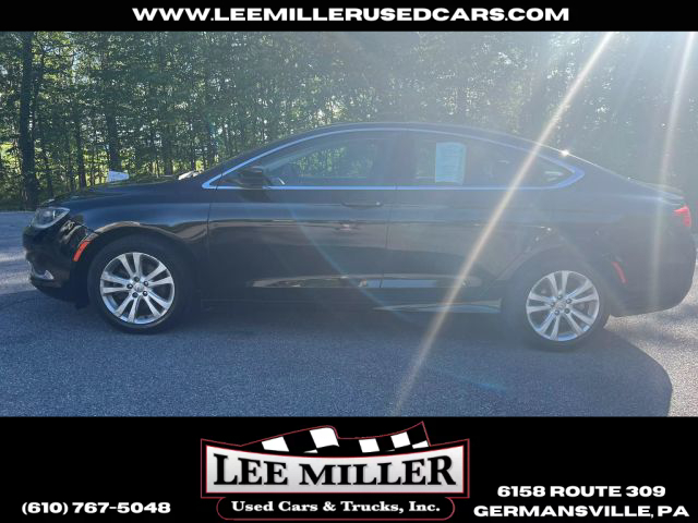 2015 Chrysler 200 - Image 2