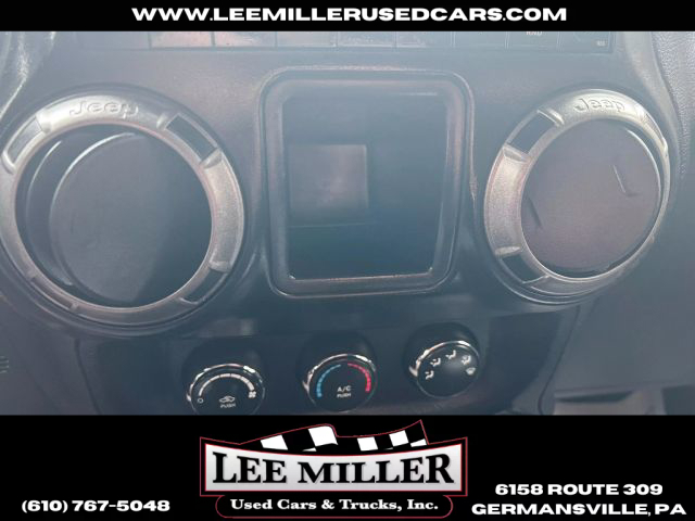 2011 Jeep Wrangler - Image 15