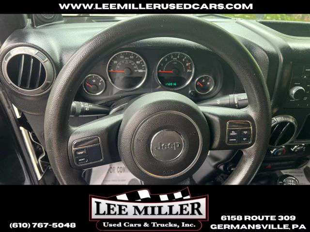 2011 Jeep Wrangler - Image 10