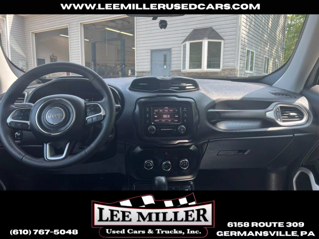 2018 Jeep Renegade - Image 11