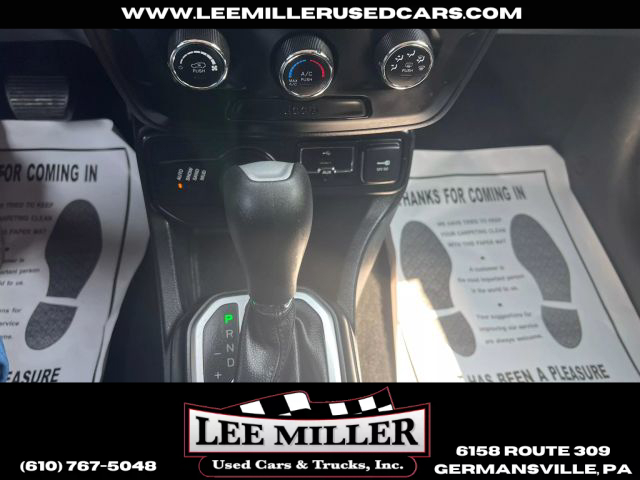2018 Jeep Renegade - Image 17