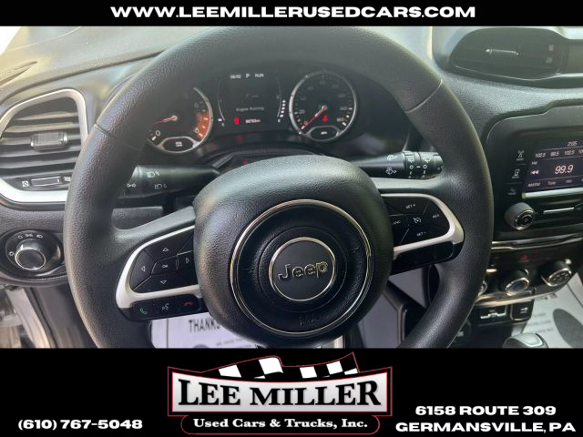 2018 Jeep Renegade - Image 13