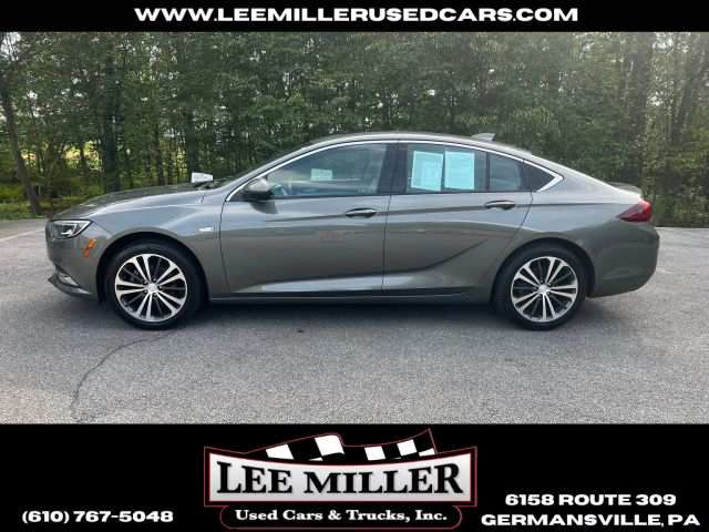 2018 Buick Regal Sportback - Image 2