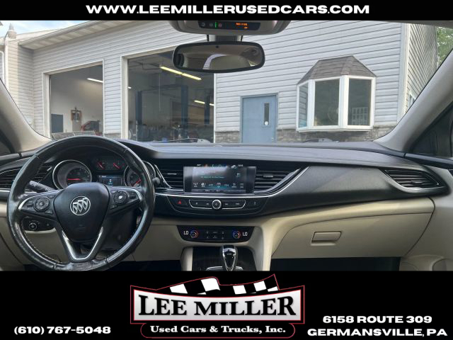 2018 Buick Regal Sportback - Image 10