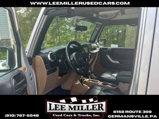 2011 Jeep Wrangler - Image 12