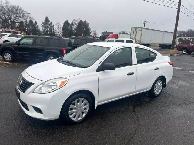 2014 Nissan Versa - Image 2