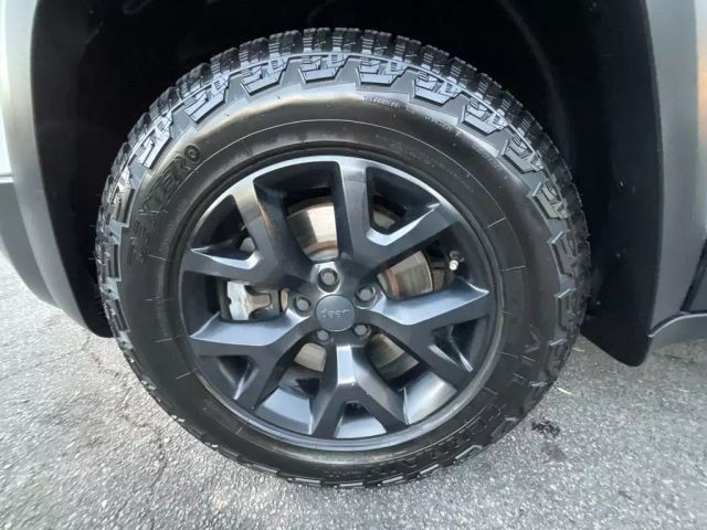 2017 JEEP CHEROKEE SUV WHITE AUTOMATIC - Peach State Motors