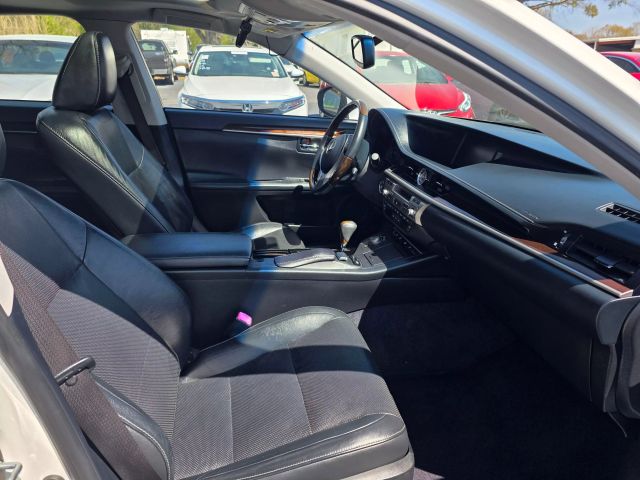 2014 Lexus Es - Image 17