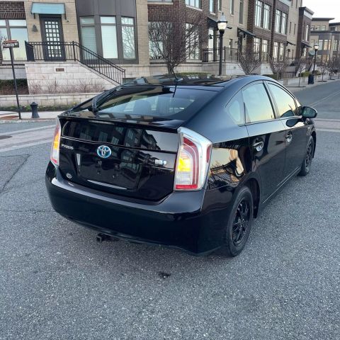 2015 Toyota Prius One Hatchback 4d - Image 4