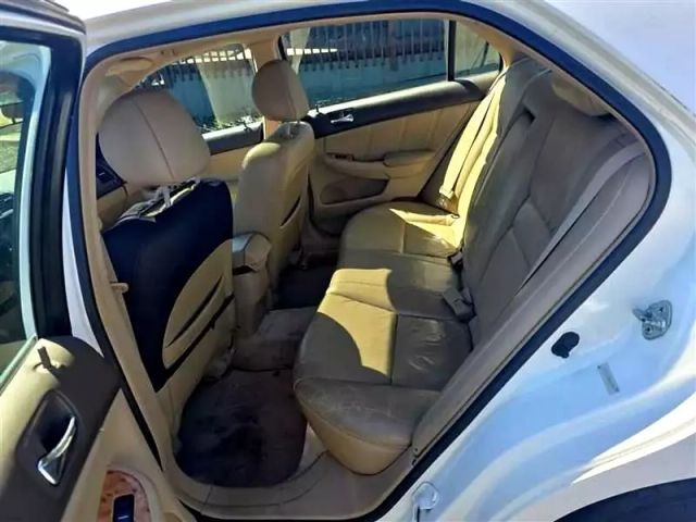 2005 Honda Accord - Image 21