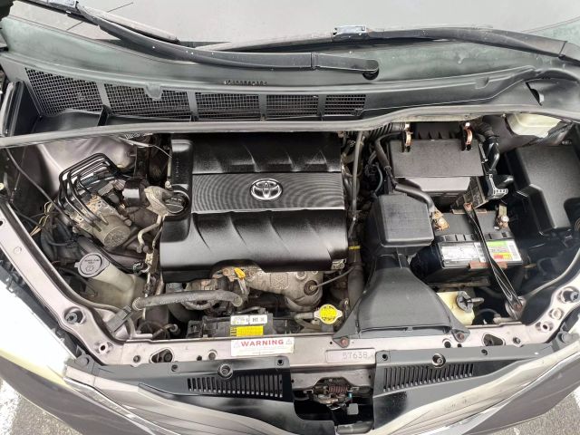 2011 Toyota Sienna Xle Minivan 4d - Image 38