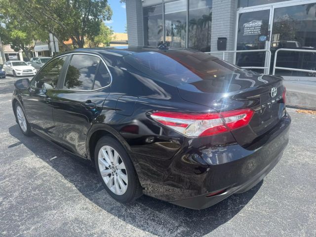 2019 Toyota Camry - Image 5