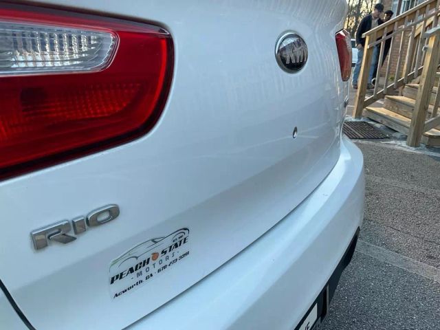 2013 KIA RIO SEDAN WHITE AUTOMATIC - Peach State Motors