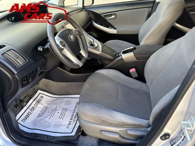 2012 Toyota Prius - Image 10