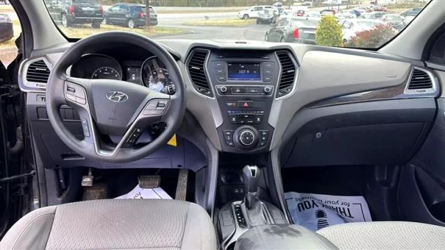2017 Hyundai Santa Fe Sport - Image 10