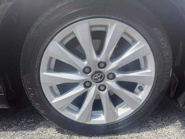 2019 Toyota Camry - Image 12