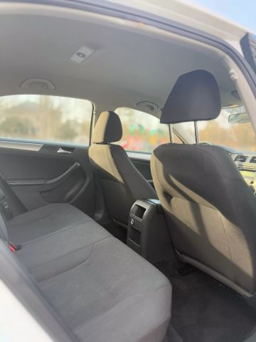 2015 Volkswagen Jetta 1.8t Se Sedan 4d - Image 12