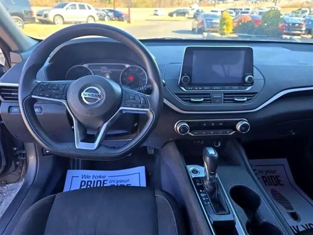 2020 Nissan Altima - Image 10