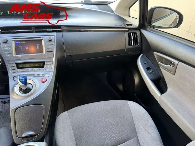 2012 Toyota Prius - Image 9