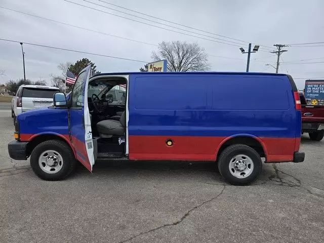2012 Chevrolet Express 2500 Cargo - Image 4