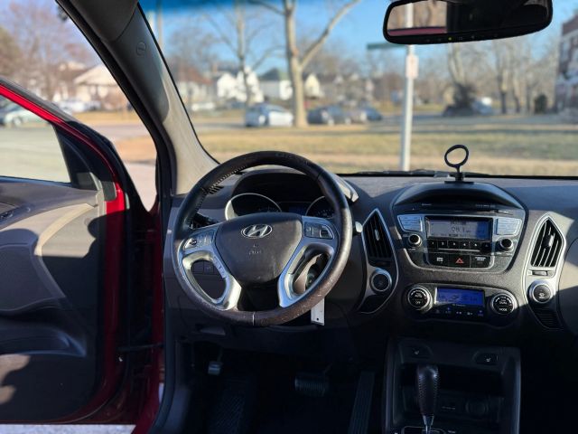 2012 Hyundai Tucson - Image 17